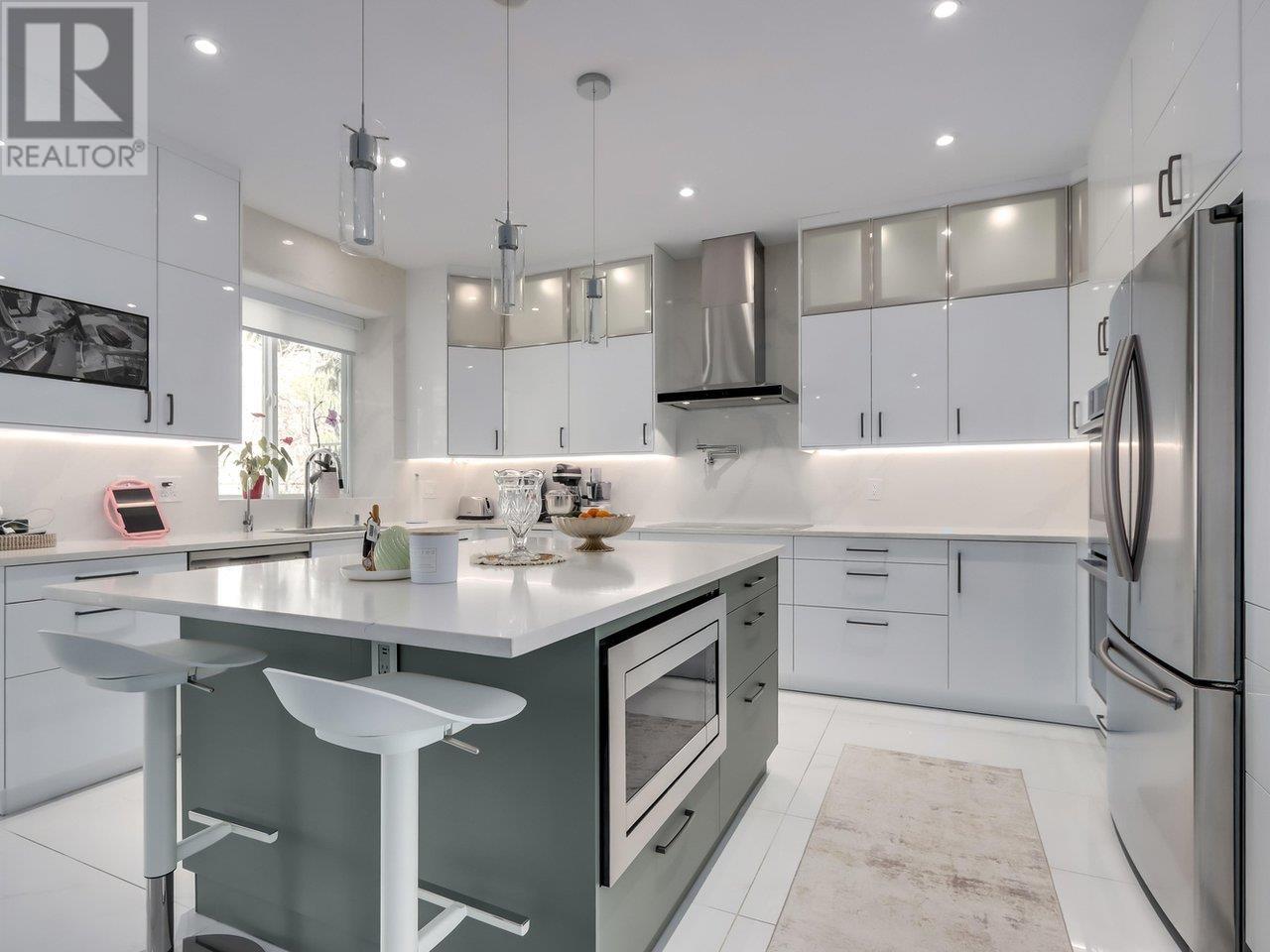 108 SYCAMORE DRIVE, Port Moody real estate listing R2993013