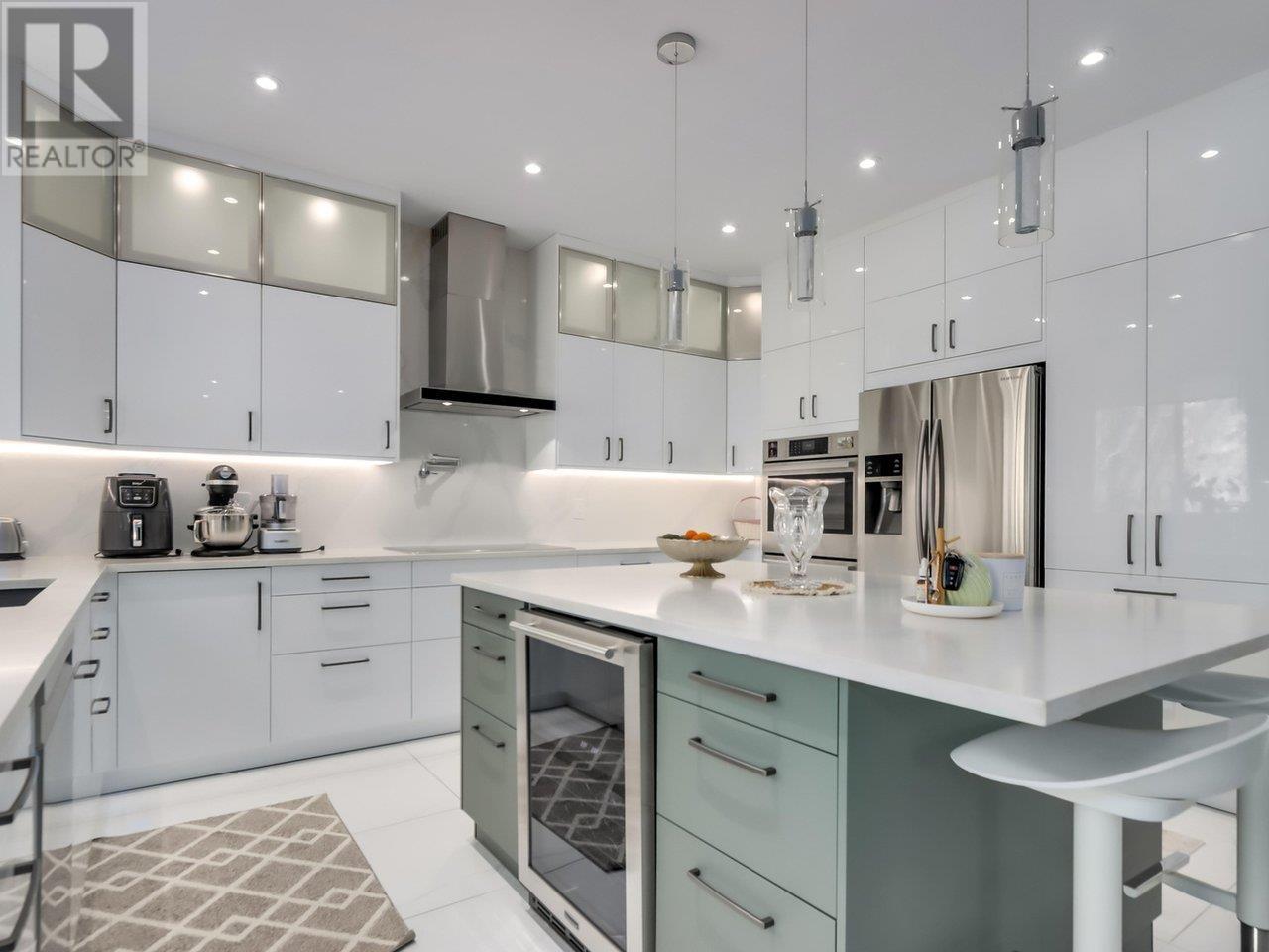 108 SYCAMORE DRIVE, Port Moody real estate listing R2993013