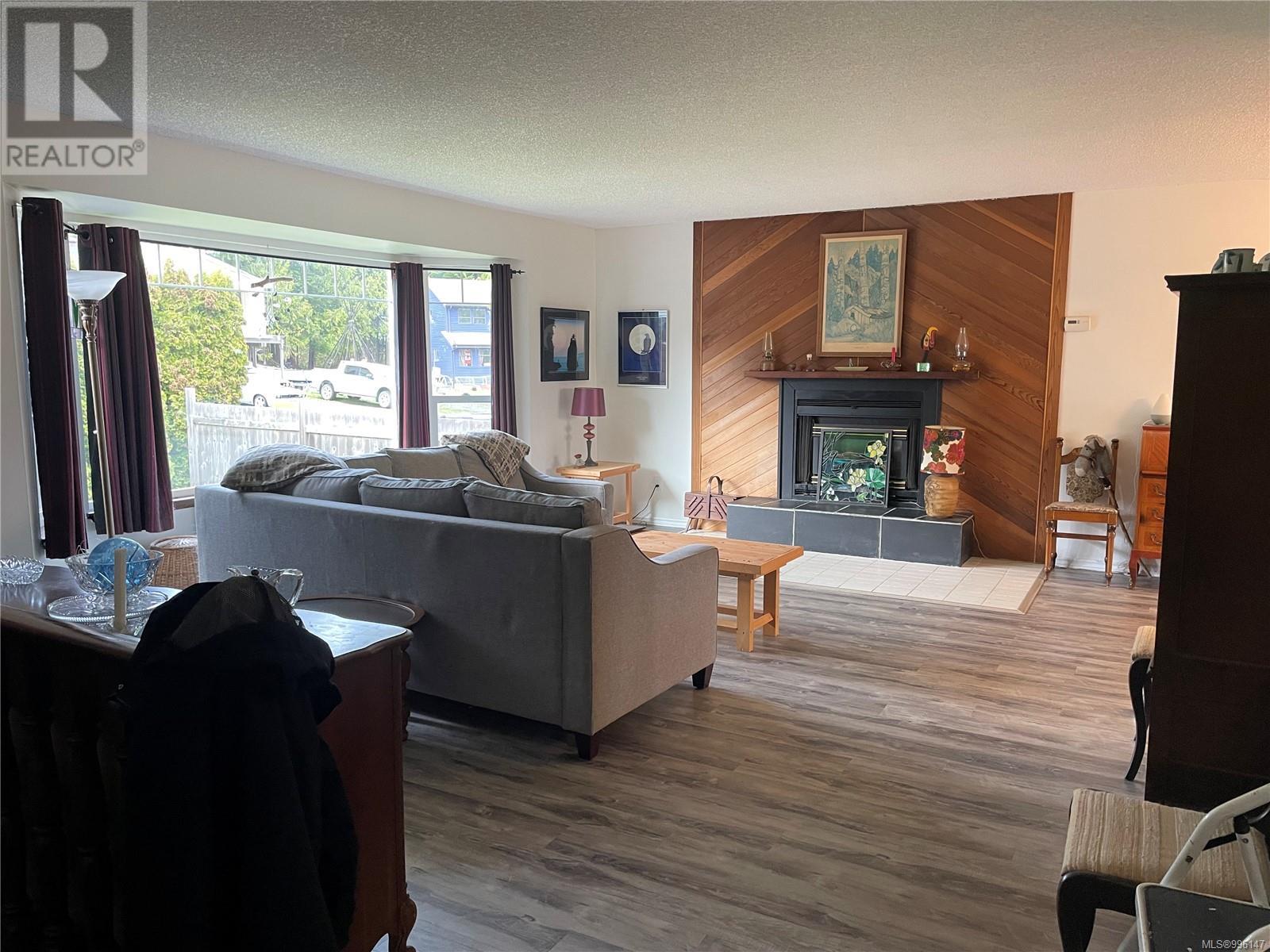 9489 Scott St, Port Hardy