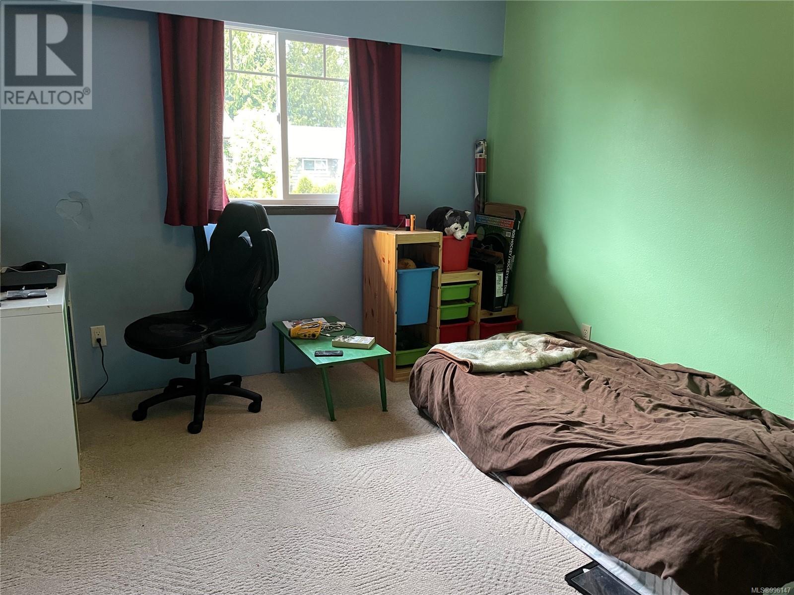 9489 Scott St, Port Hardy