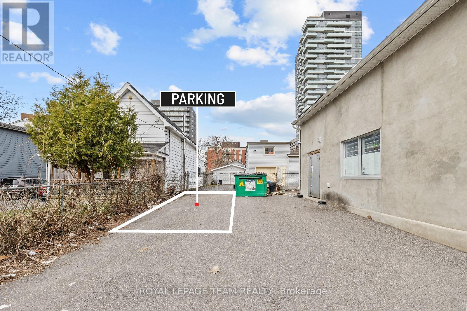 Photo 14 of B 60 Lyndale Avenue, Ottawa ON