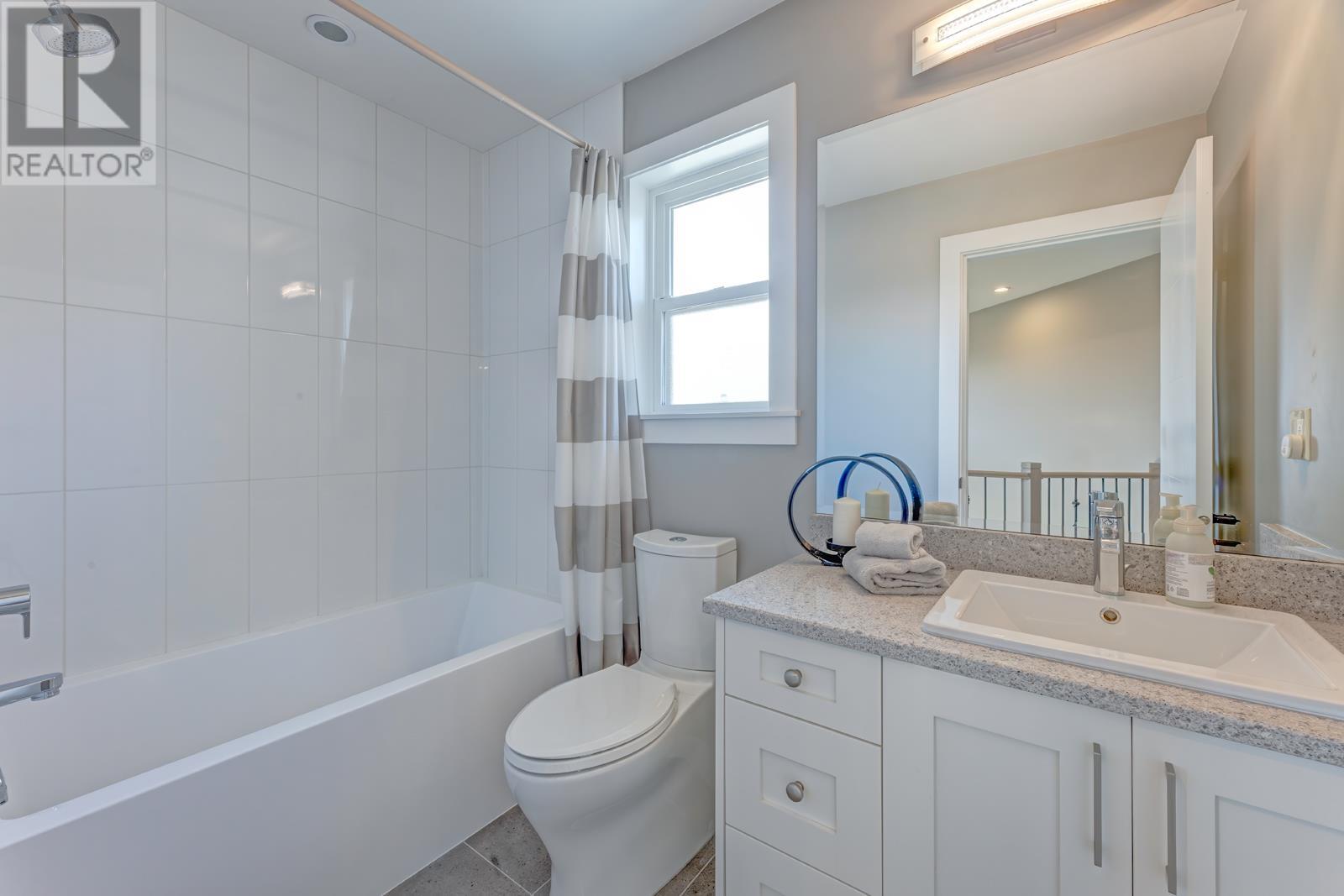 Photo 27 of 1438 Strawline Hill Street, Coquitlam BC