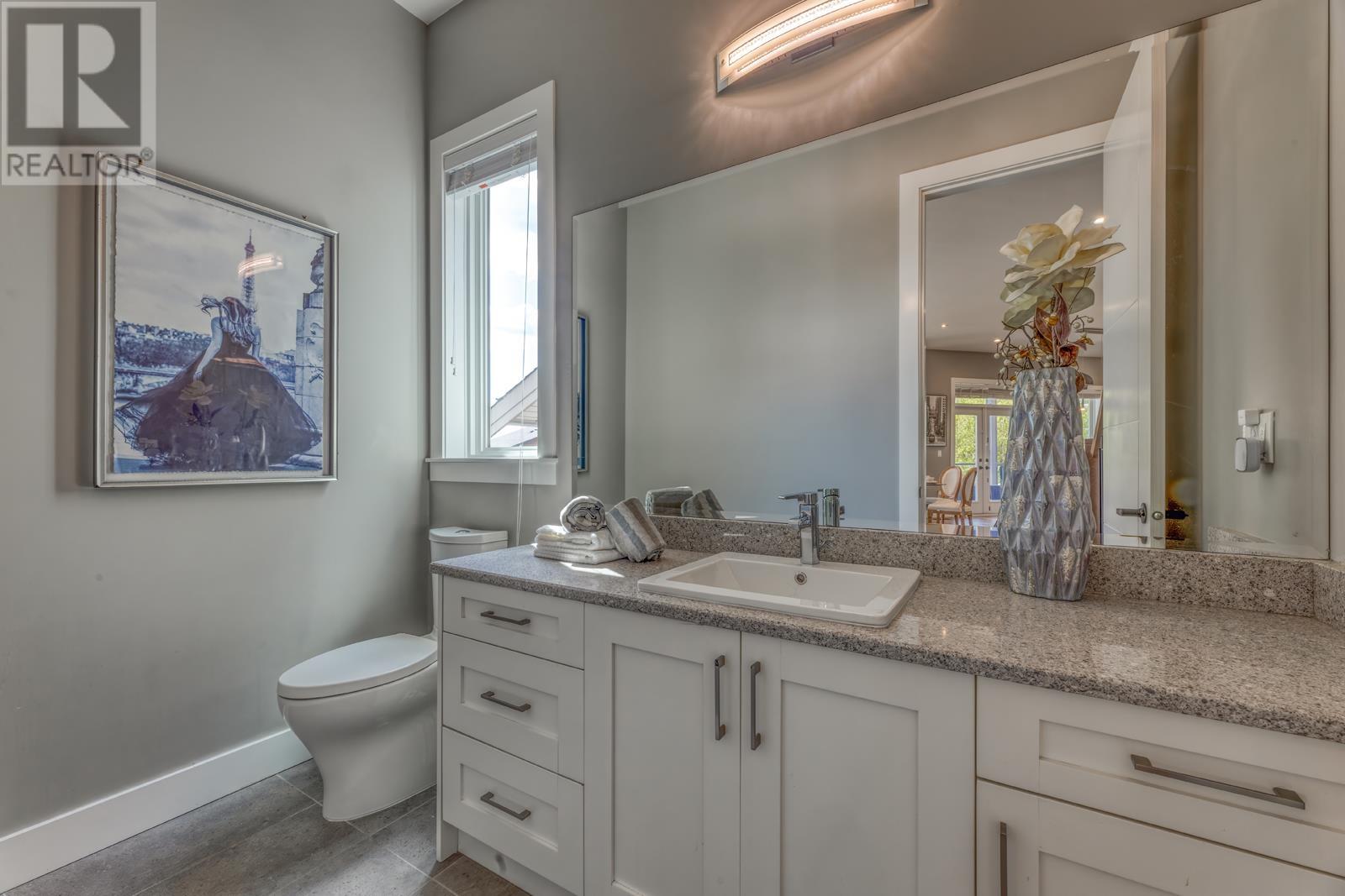 Photo 13 of 1438 Strawline Hill Street, Coquitlam BC