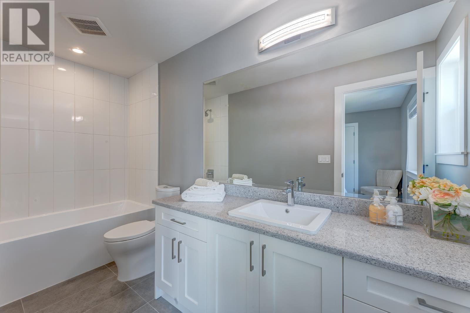 Photo 23 of 1438 Strawline Hill Street, Coquitlam BC