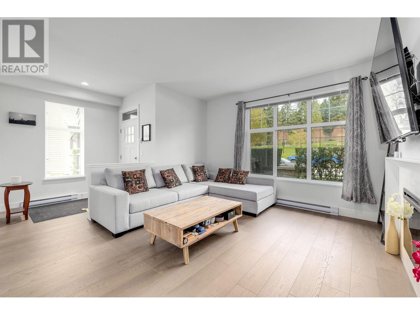 Photo 4 of 6 3306 Princeton Avenue, Coquitlam BC