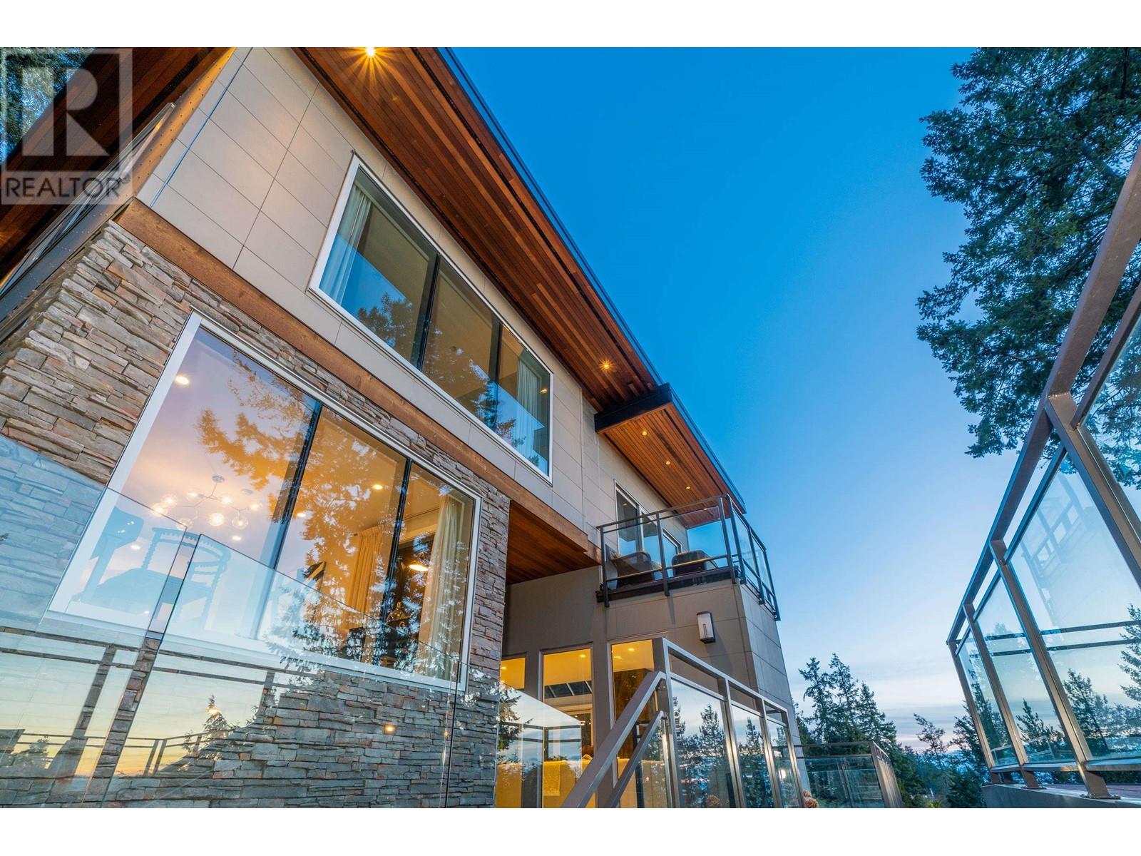 5290 GULF PLACE, West Vancouver