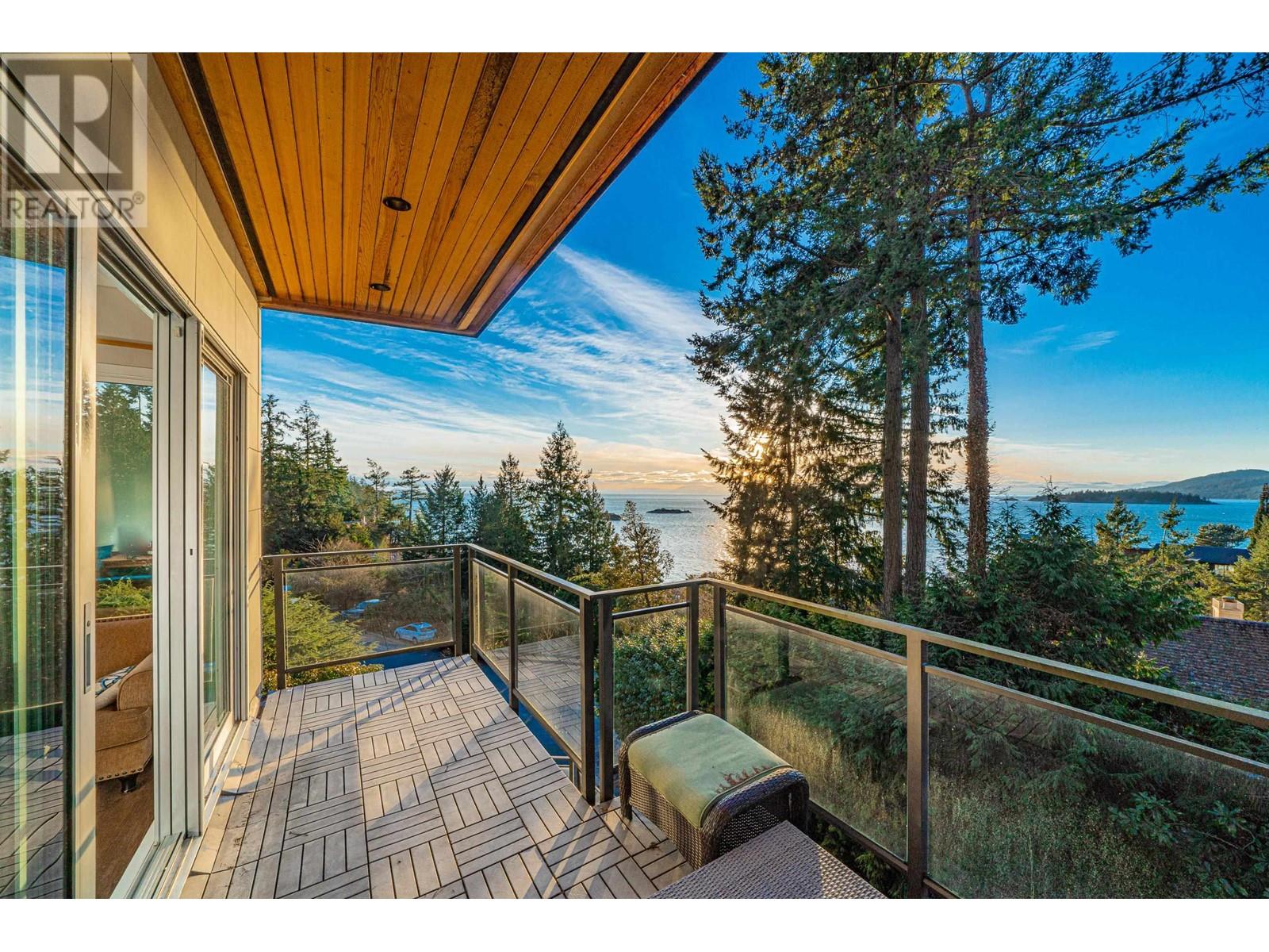5290 GULF PLACE, West Vancouver