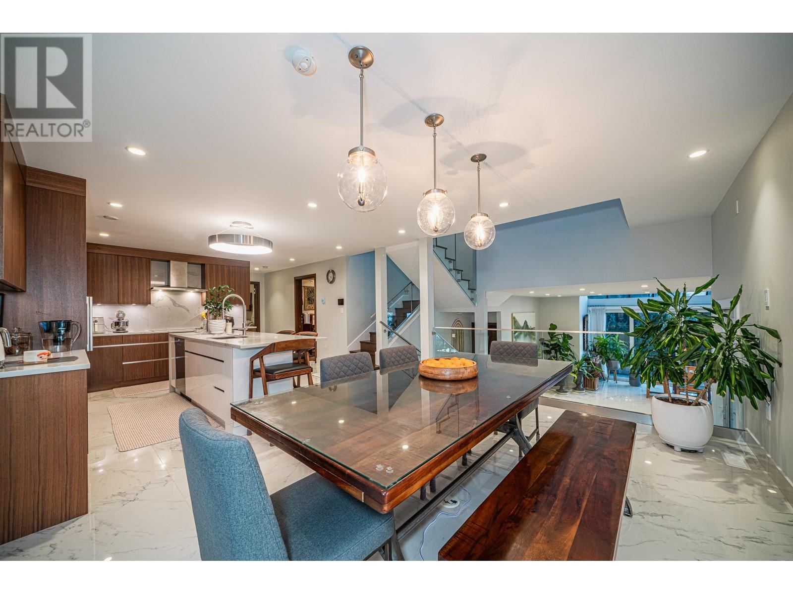 5290 GULF PLACE, West Vancouver