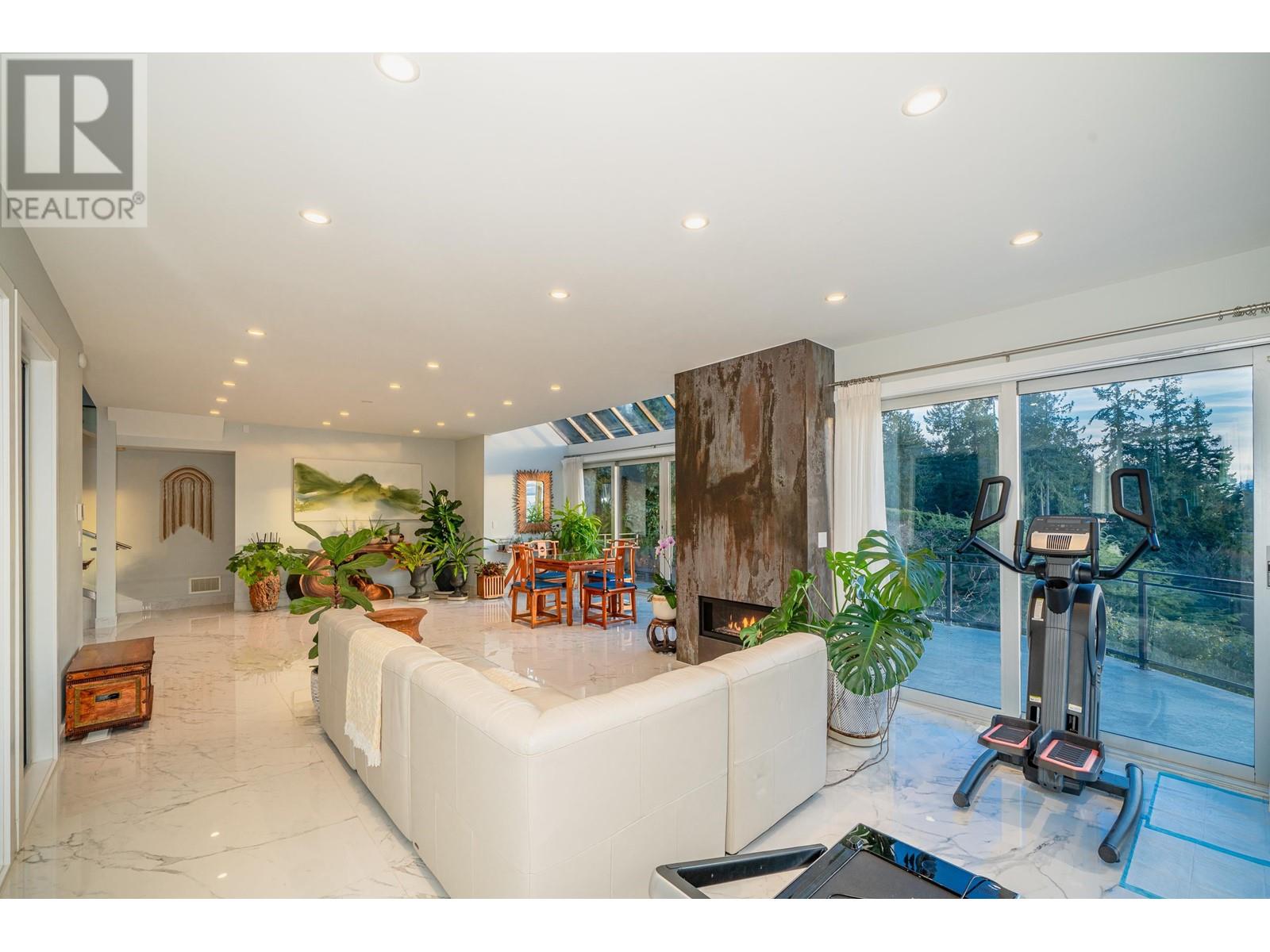 5290 GULF PLACE, West Vancouver
