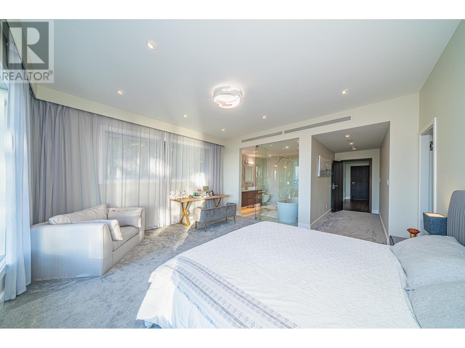 5290 GULF PLACE, West Vancouver