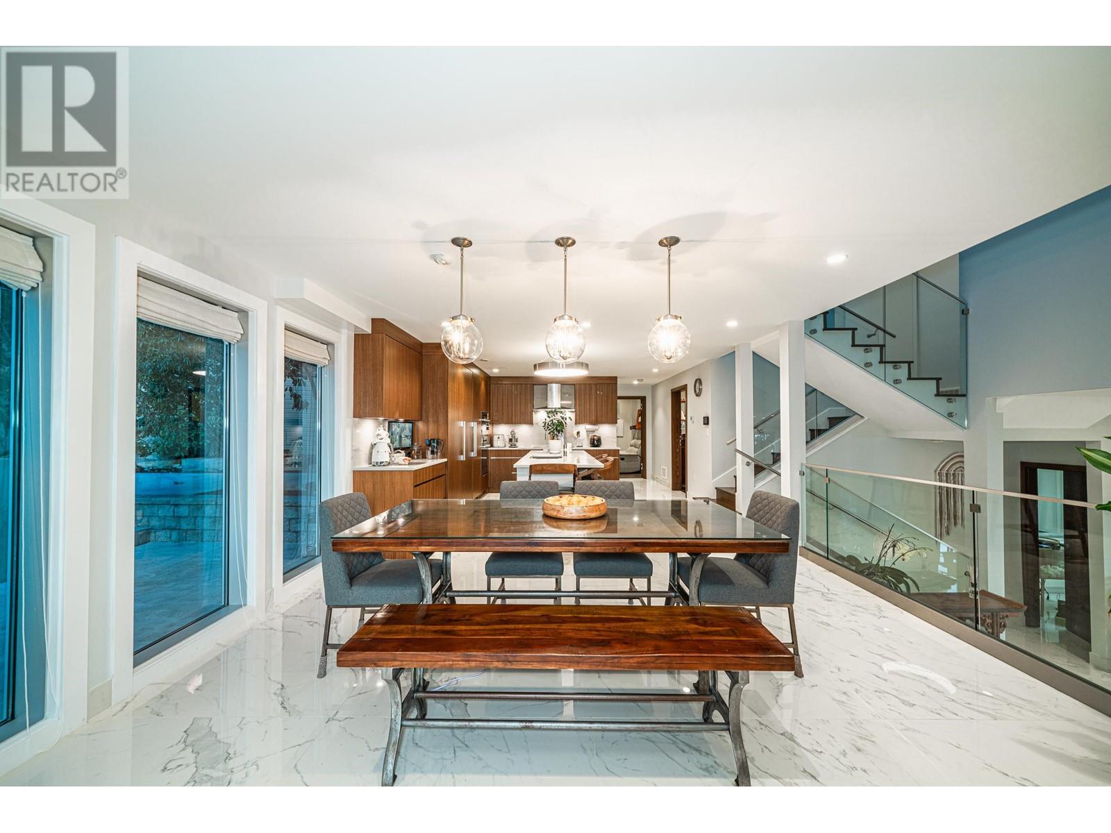 5290 GULF PLACE, West Vancouver