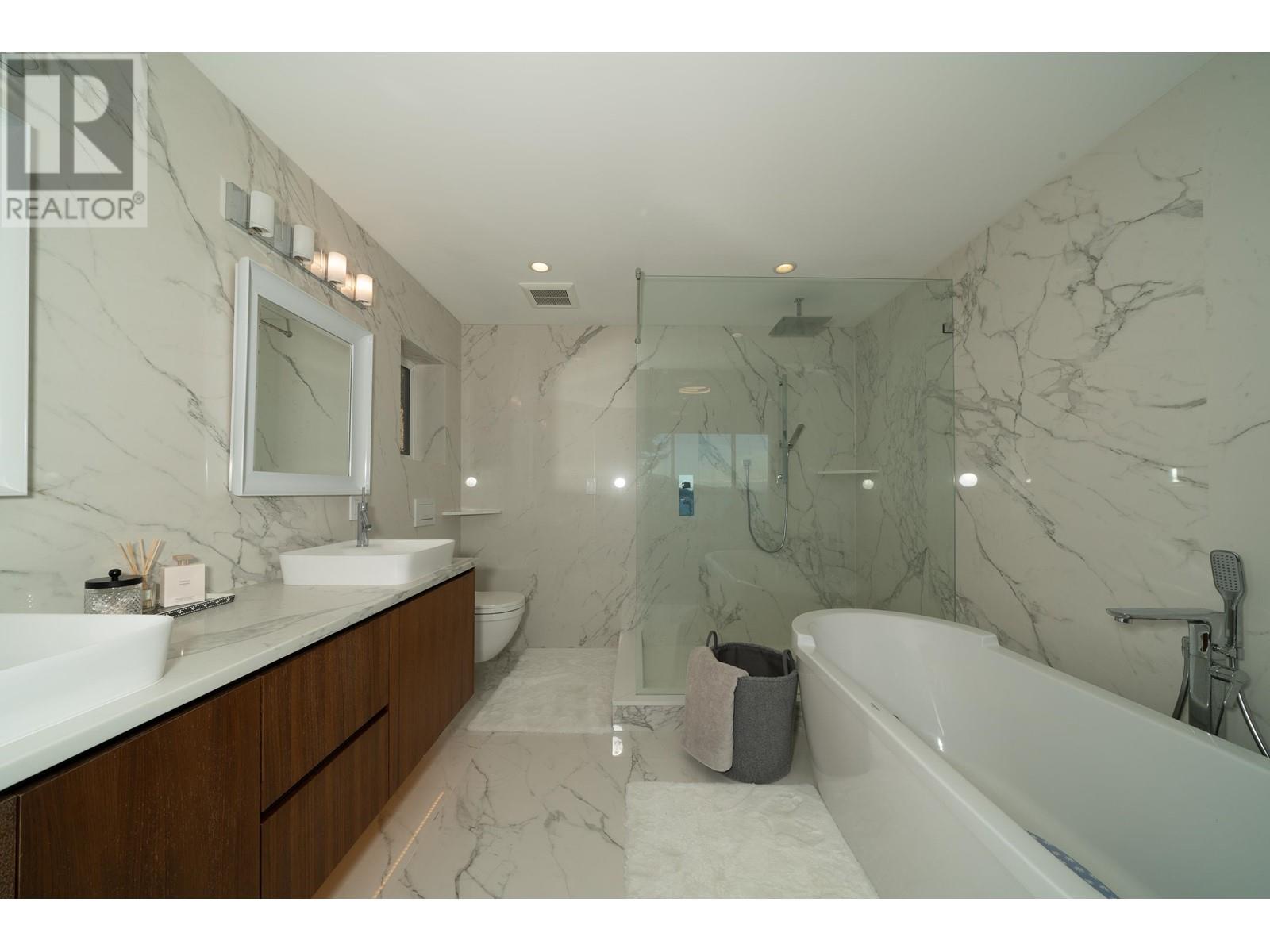 5290 GULF PLACE, West Vancouver
