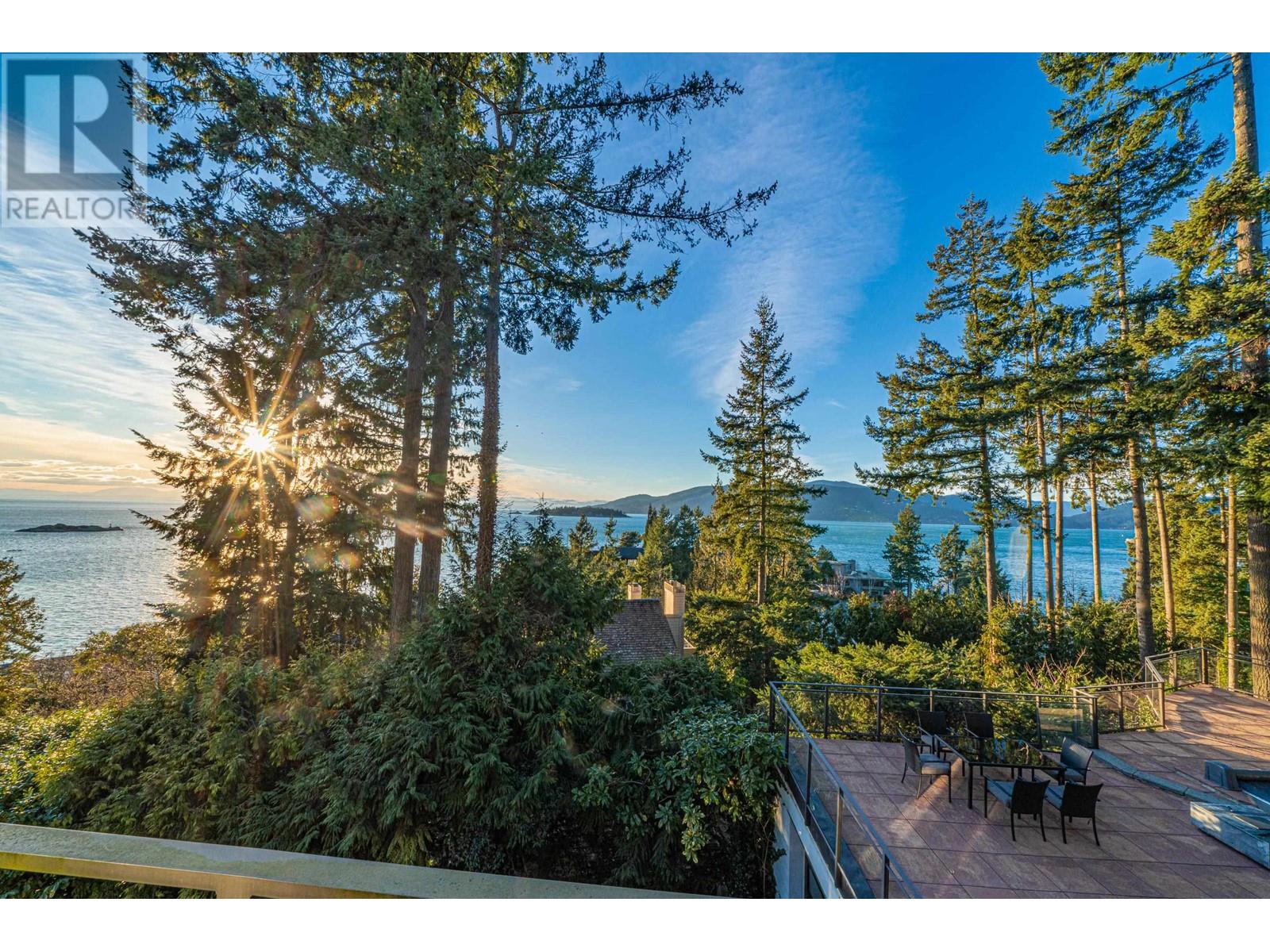 5290 GULF PLACE, West Vancouver