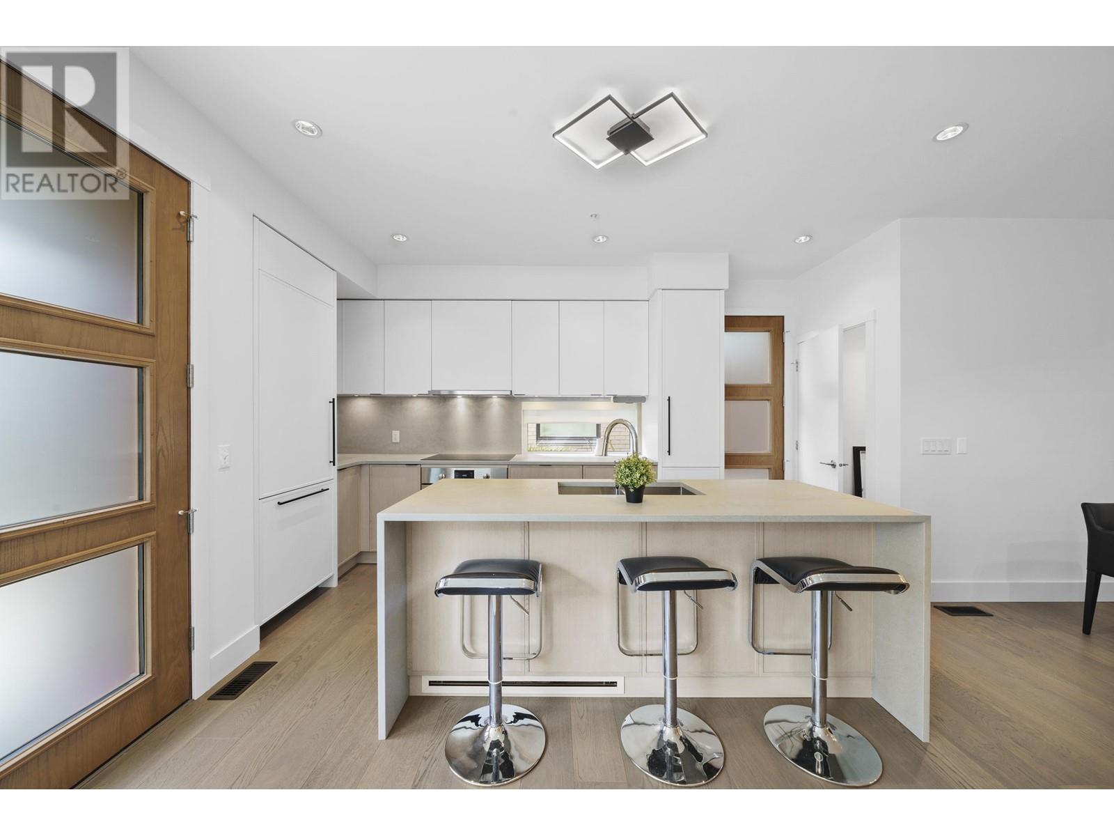6816 OAK STREET, Vancouver real estate listing R2993027