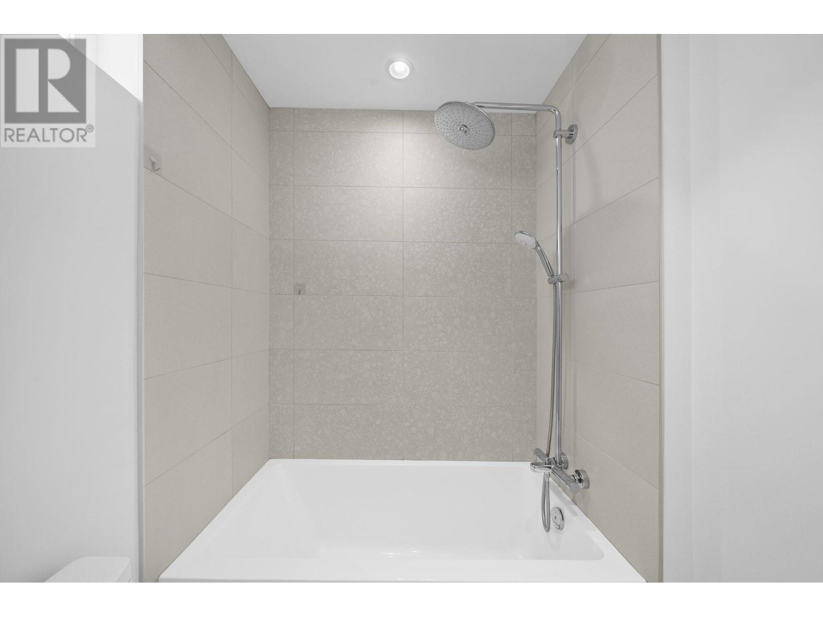 6816 OAK STREET, Vancouver real estate listing R2993027