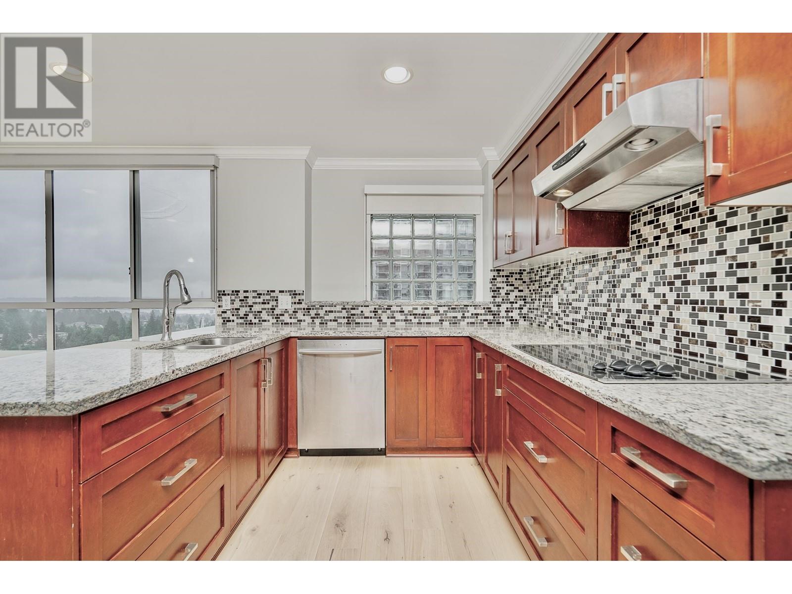 2001 555 AUSTIN AVENUE, Coquitlam