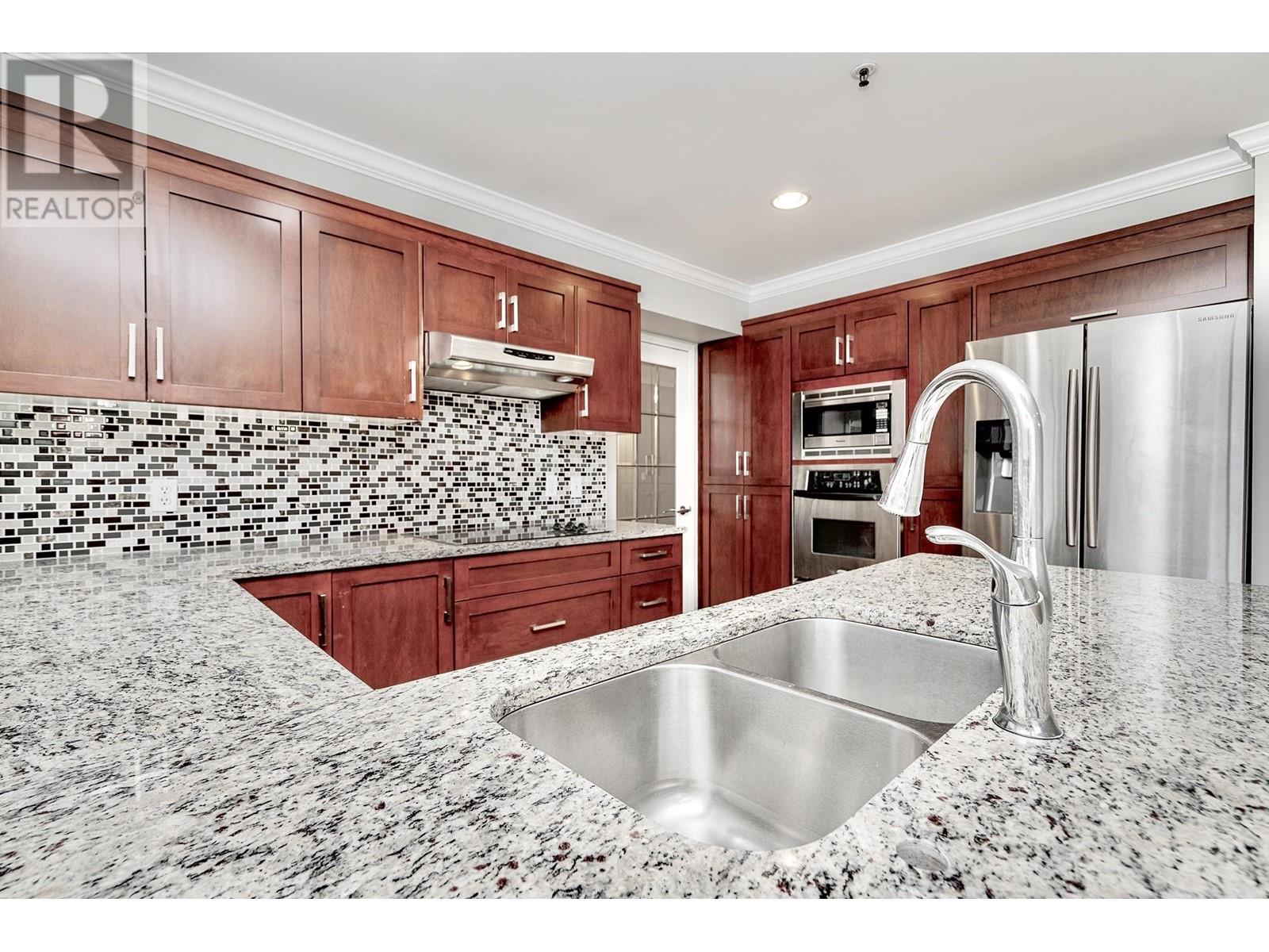 2001 555 AUSTIN AVENUE, Coquitlam