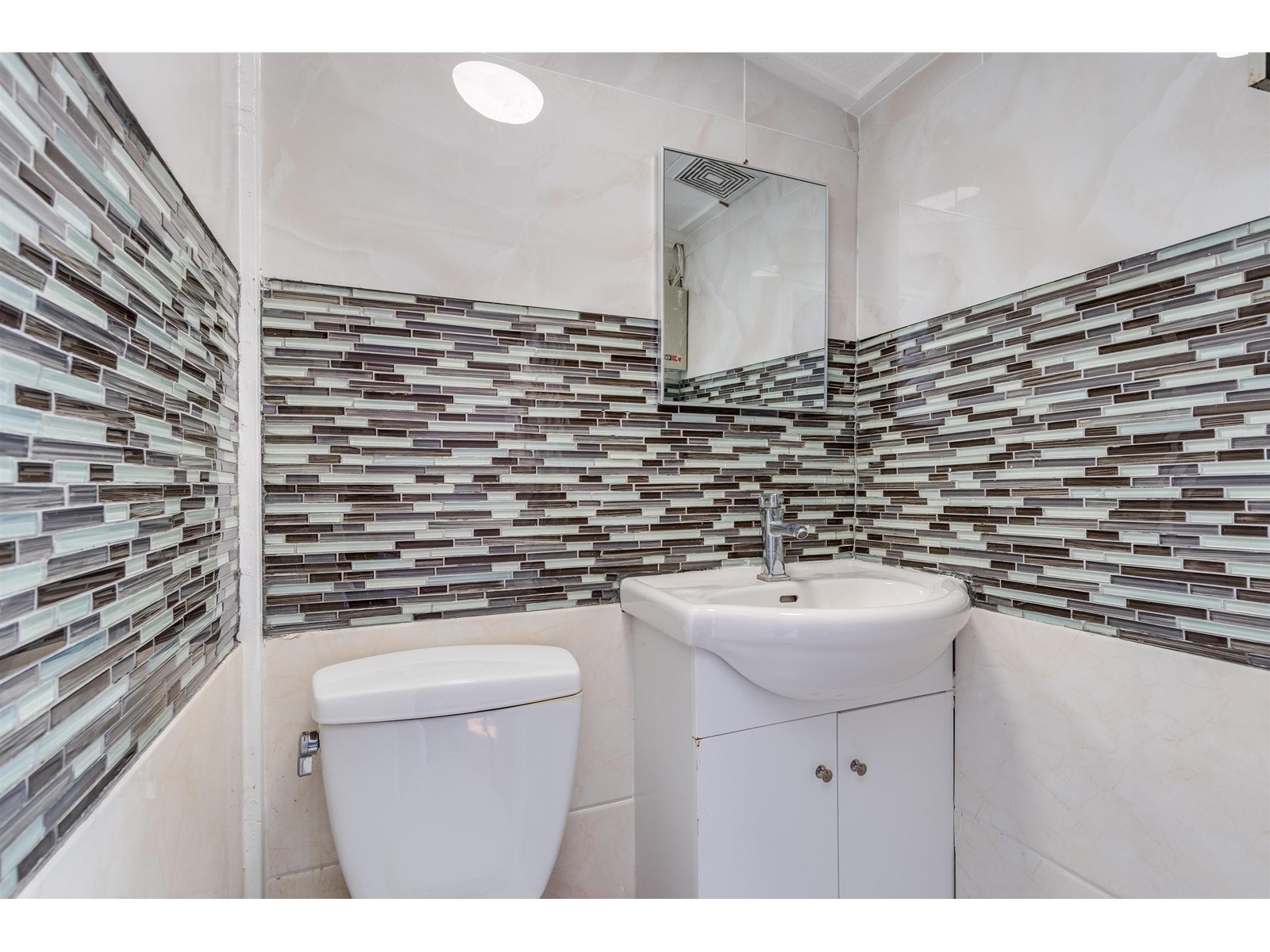 33914 GEORGE FERGUSON WAY, Abbotsford