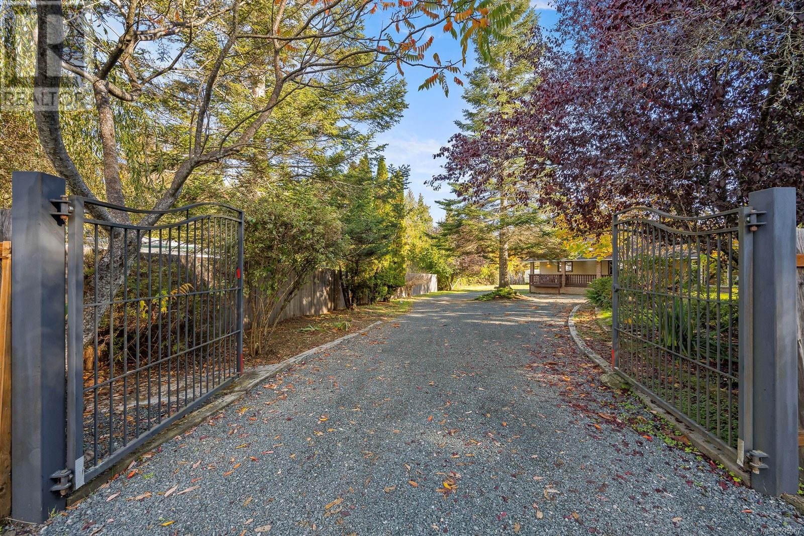 65 Islewood Dr, Bowser