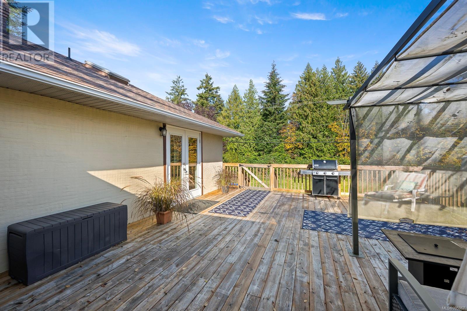 65 Islewood Dr, Bowser