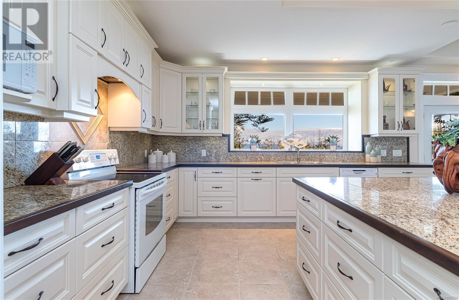 Photo 17 of 5315 Gainsberg Rd, Bowser BC