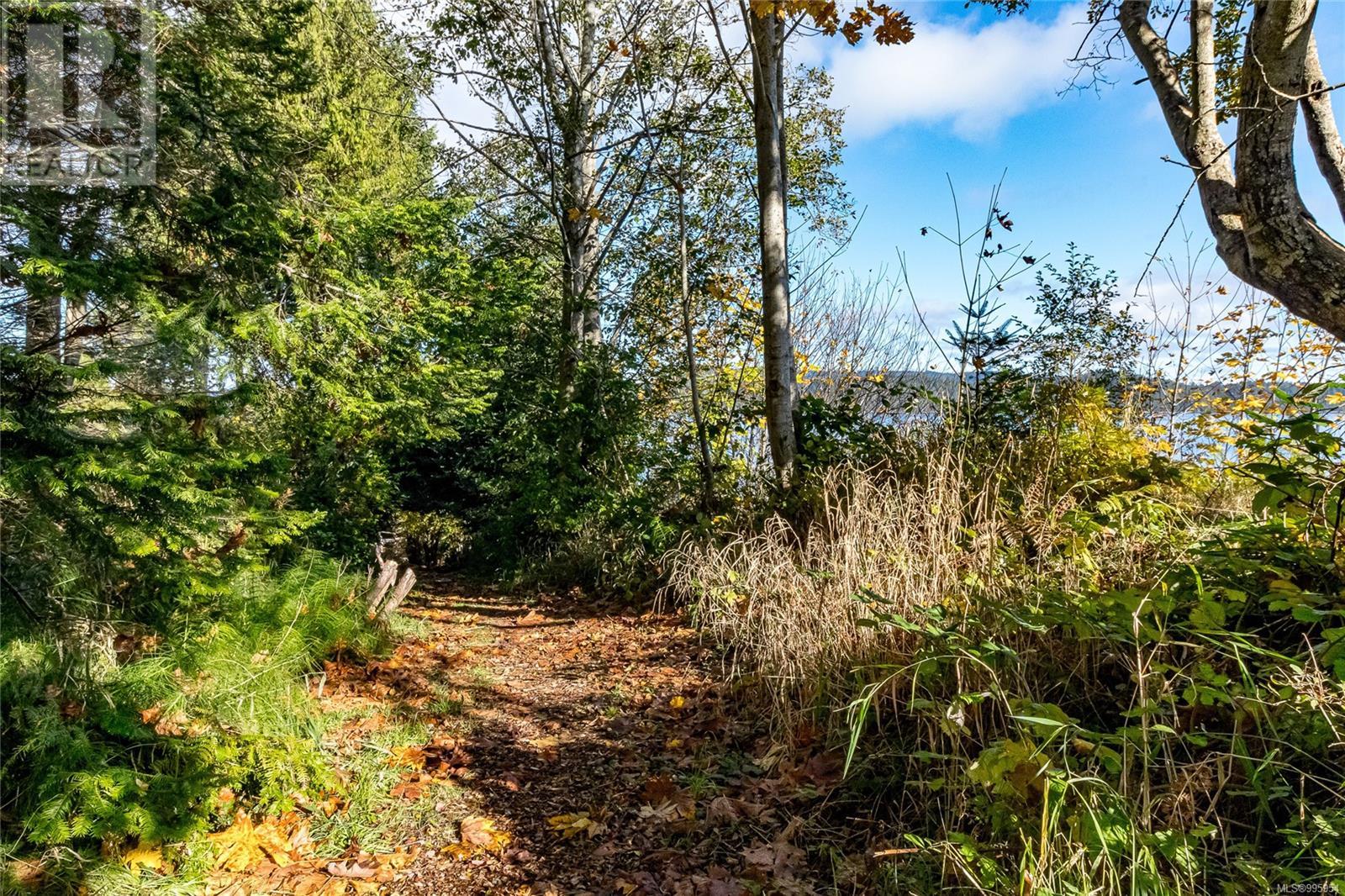 Photo 33 of 5315 Gainsberg Rd, Bowser BC