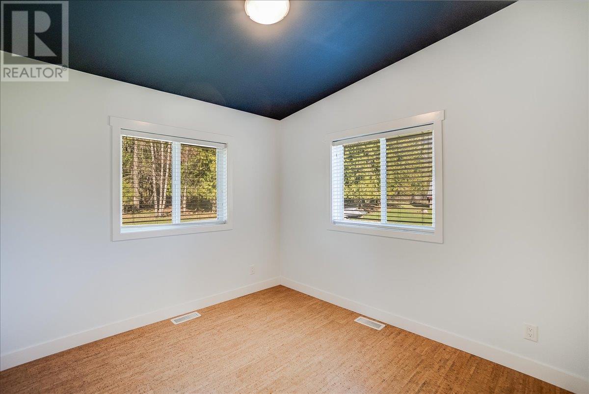 3006 Highway 6 Highway, Slocan Park