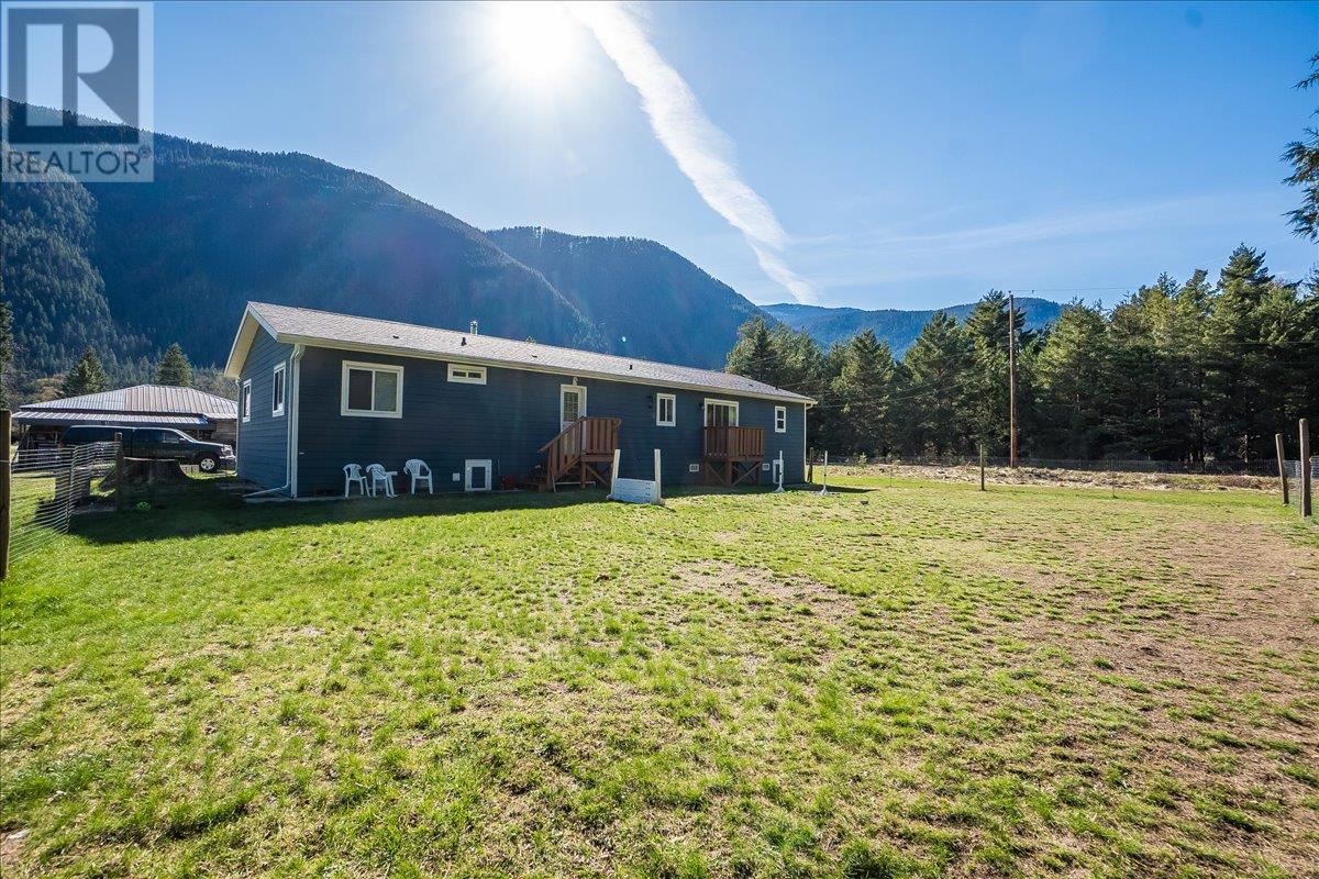 3006 Highway 6 Highway, Slocan Park