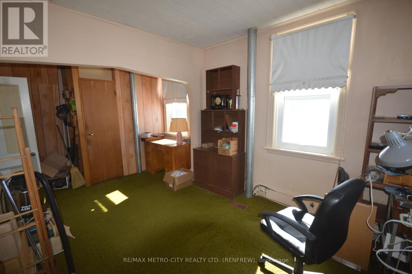 Photo 1 of 102 Scheel Drive, Mcnab Braeside ON