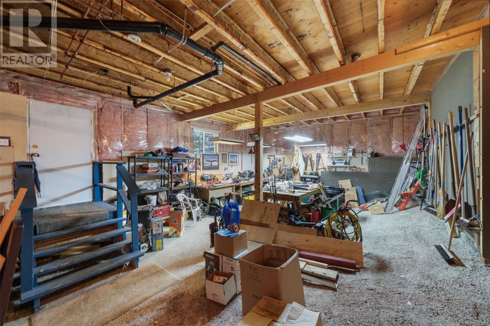 912 Gade Road, Langford