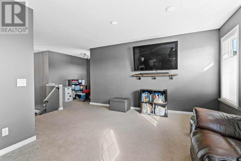 Single Family House for Sale in  Everglen Rise SW Evergreen Calgary 