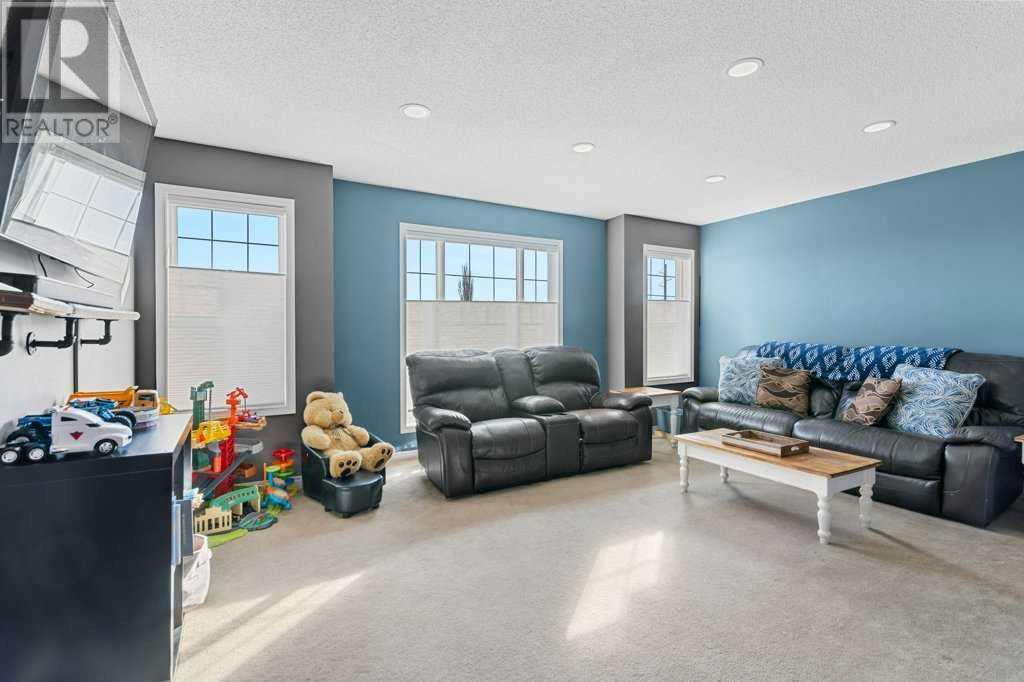 Single Family House for Sale in  Everglen Rise SW Evergreen Calgary 