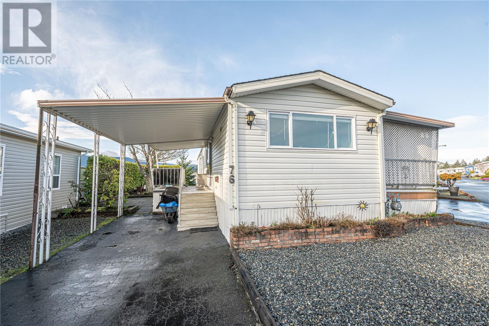 76 6325 Metral Dr, Nanaimo real estate listing for sale