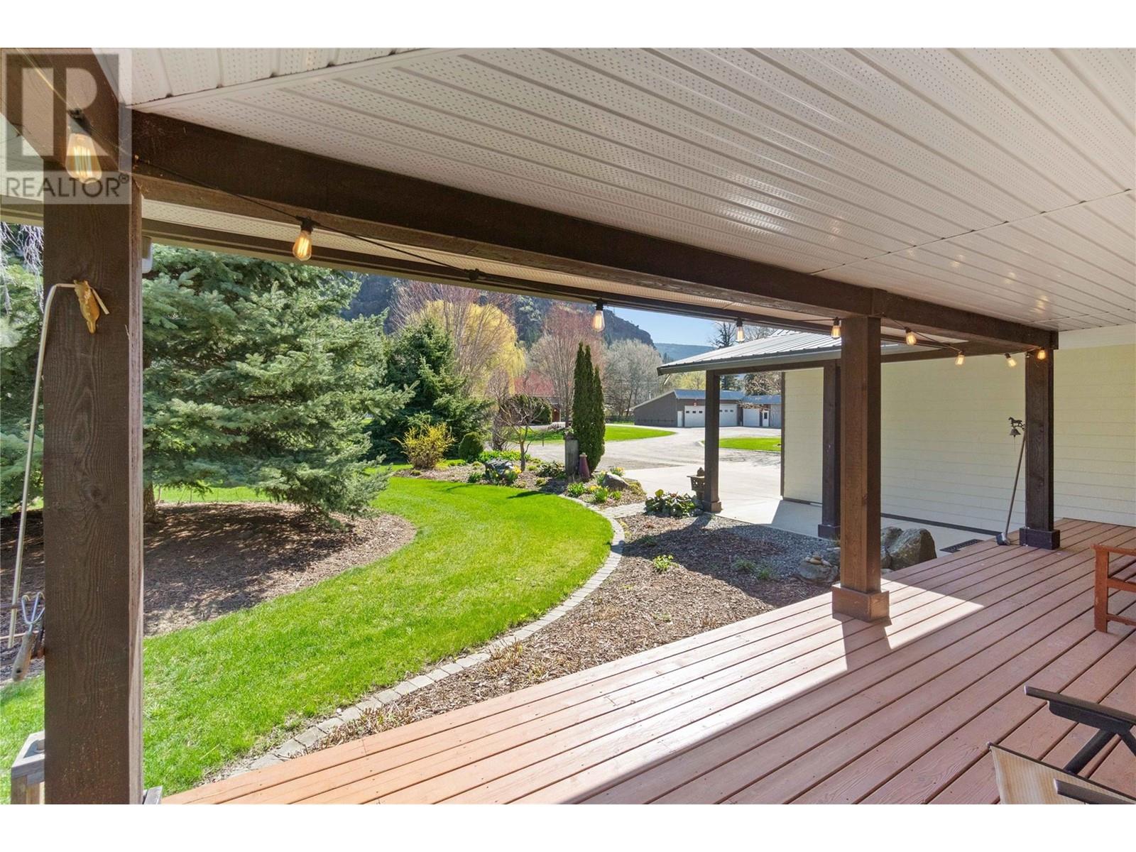  152 Salmon River Road, Salmon Arm