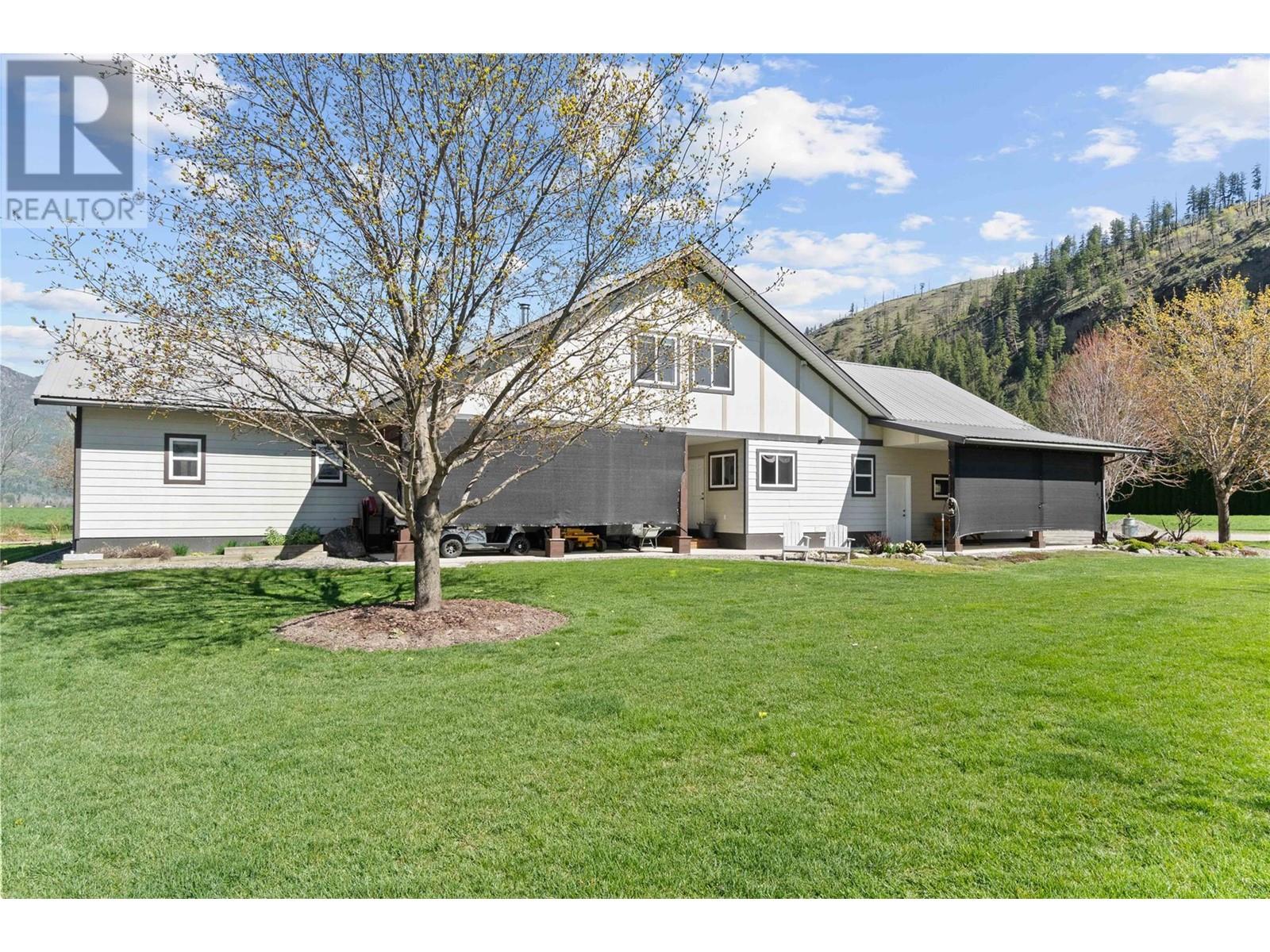  152 Salmon River Road, Salmon Arm