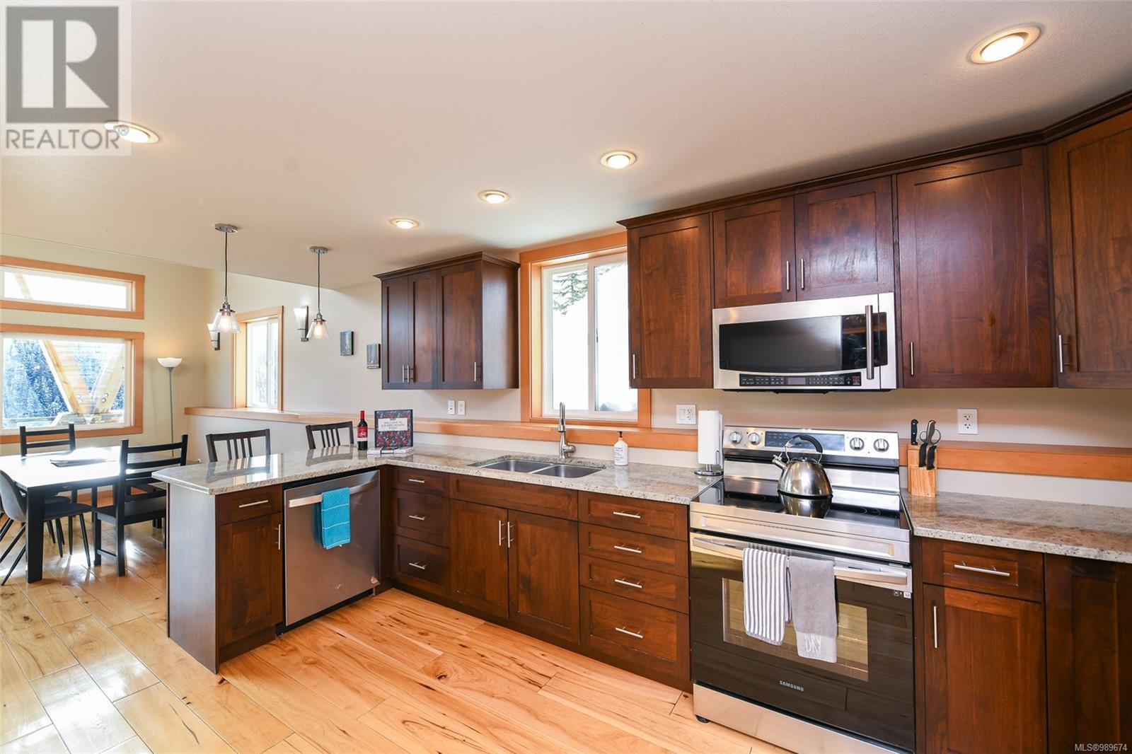 570 Arrowsmith Ridge, Courtenay real estate listing 989674