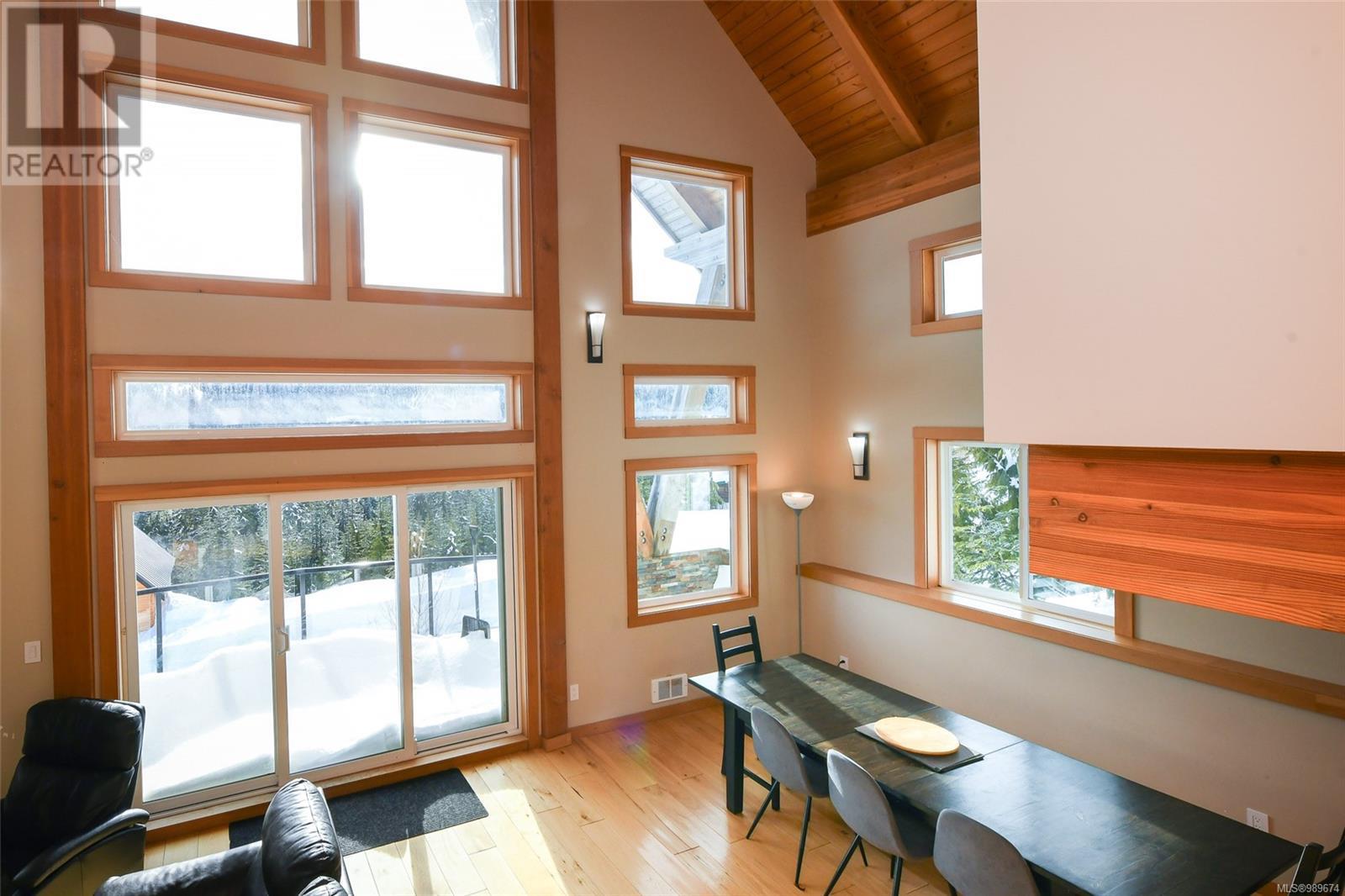 570 Arrowsmith Ridge, Courtenay real estate listing 989674