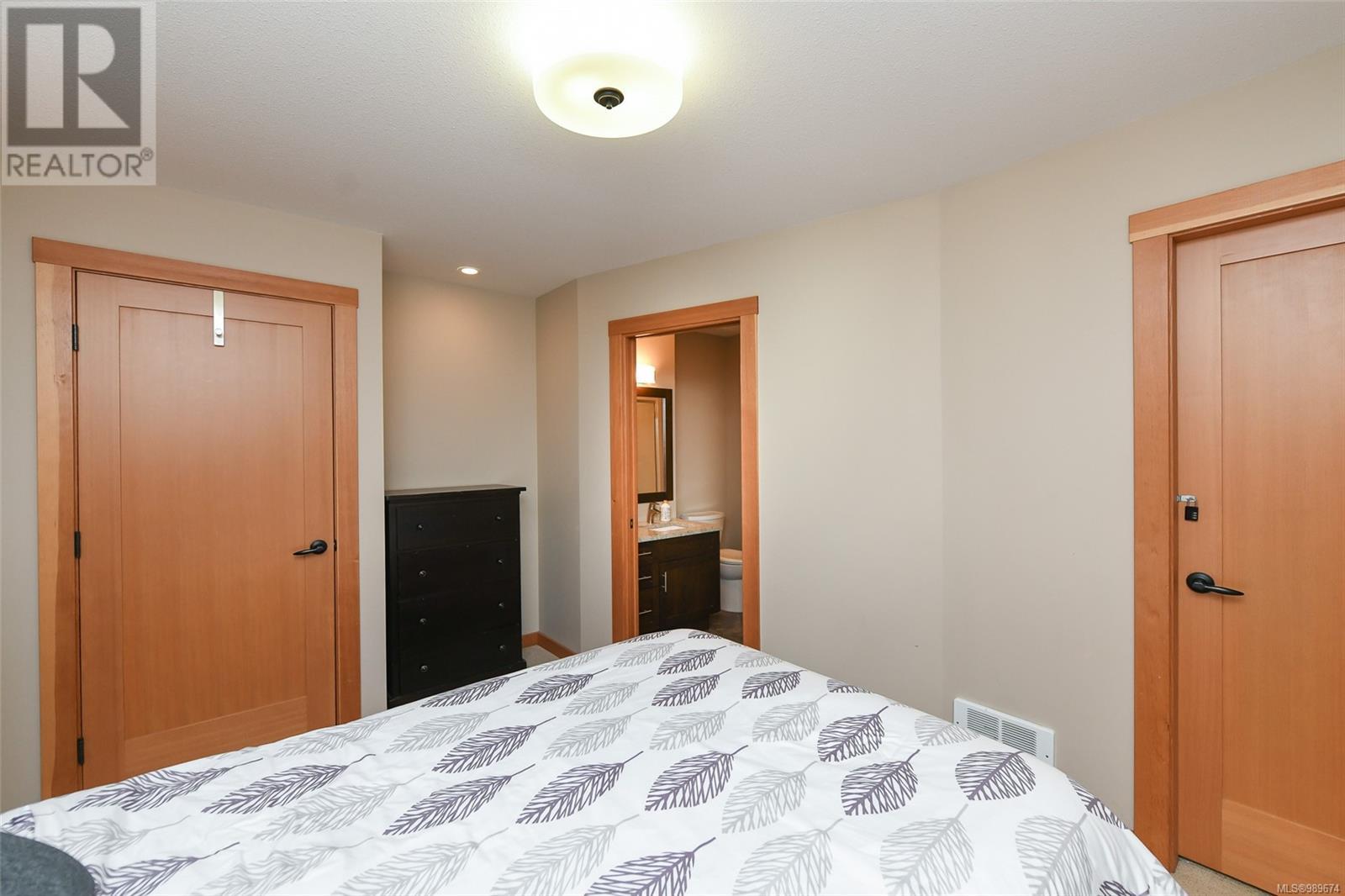 570 Arrowsmith Ridge, Courtenay real estate listing 989674