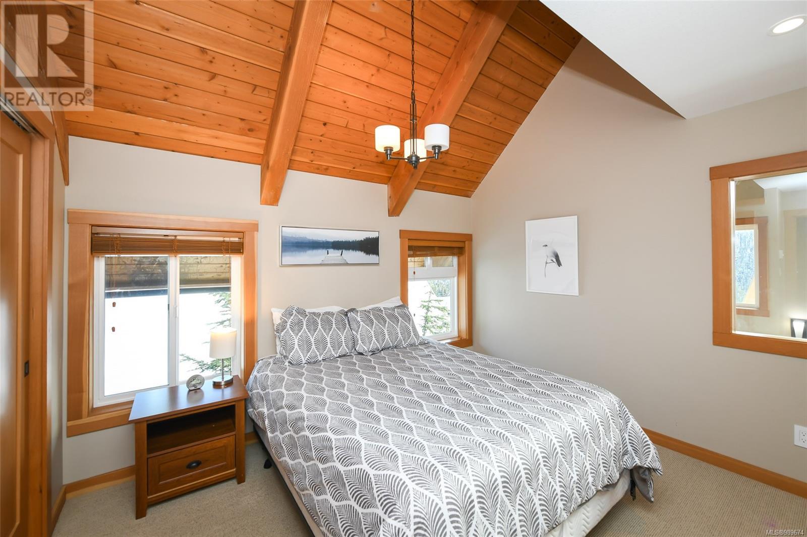 570 Arrowsmith Ridge, Courtenay real estate listing 989674