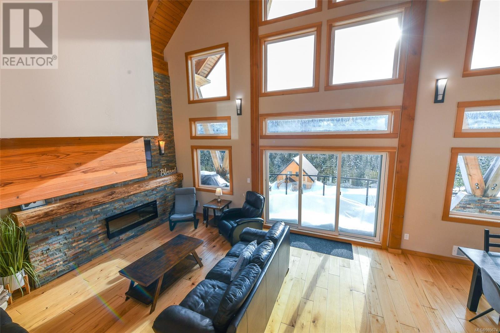 570 Arrowsmith Ridge, Courtenay real estate listing 989674