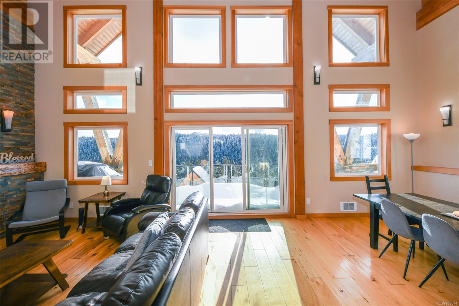 570 Arrowsmith Ridge, Courtenay real estate listing 989674