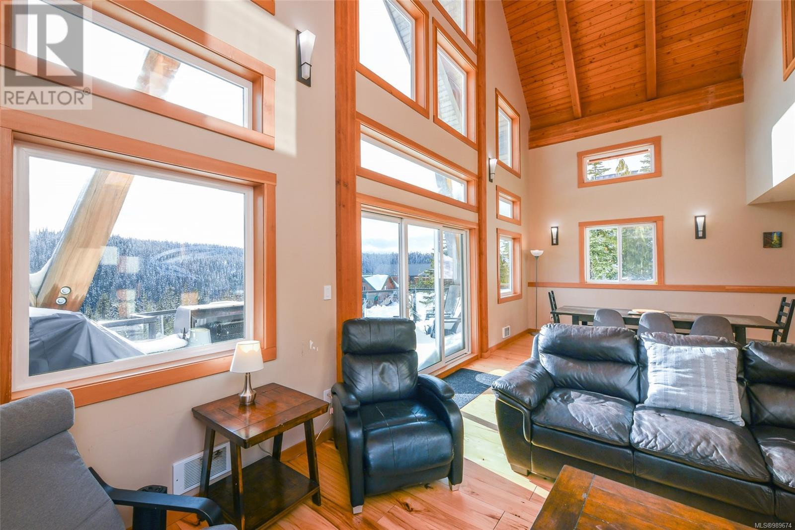570 Arrowsmith Ridge, Courtenay real estate listing 989674