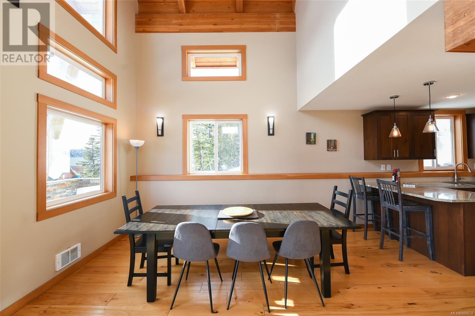 570 Arrowsmith Ridge, Courtenay real estate listing 989674