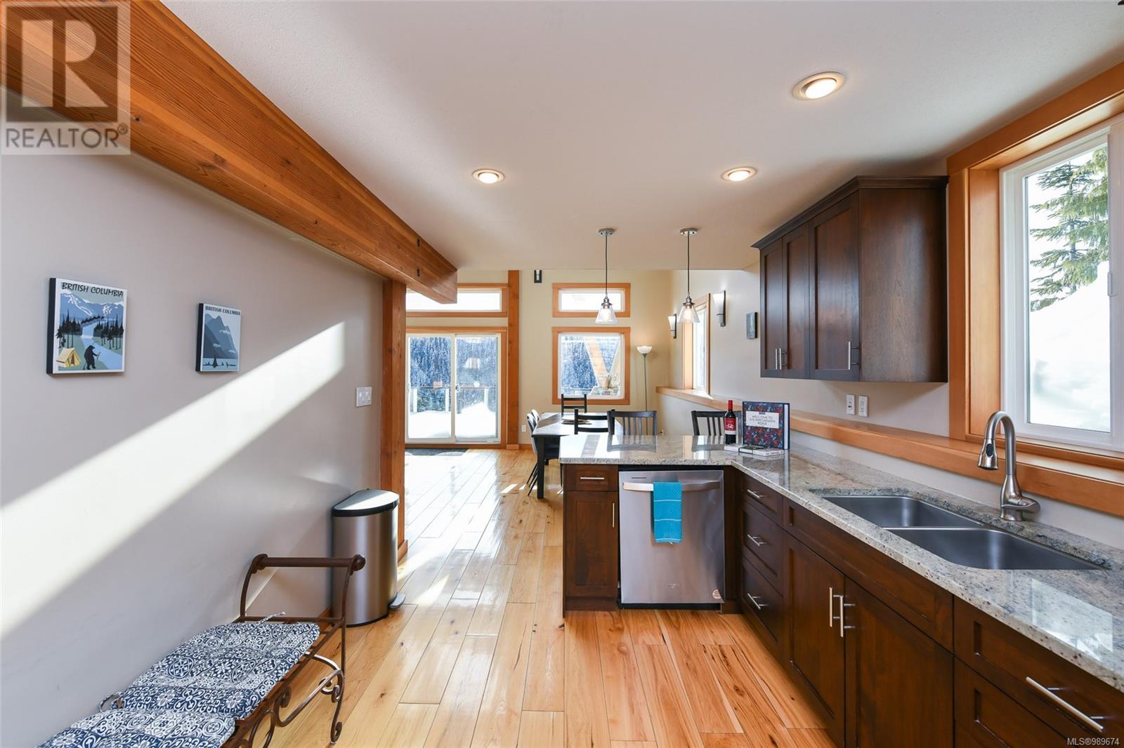 570 Arrowsmith Ridge, Courtenay real estate listing 989674