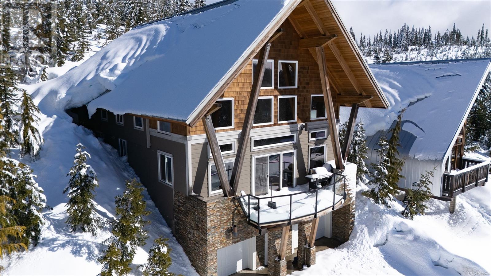 570 Arrowsmith Ridge, Courtenay real estate listing 989674