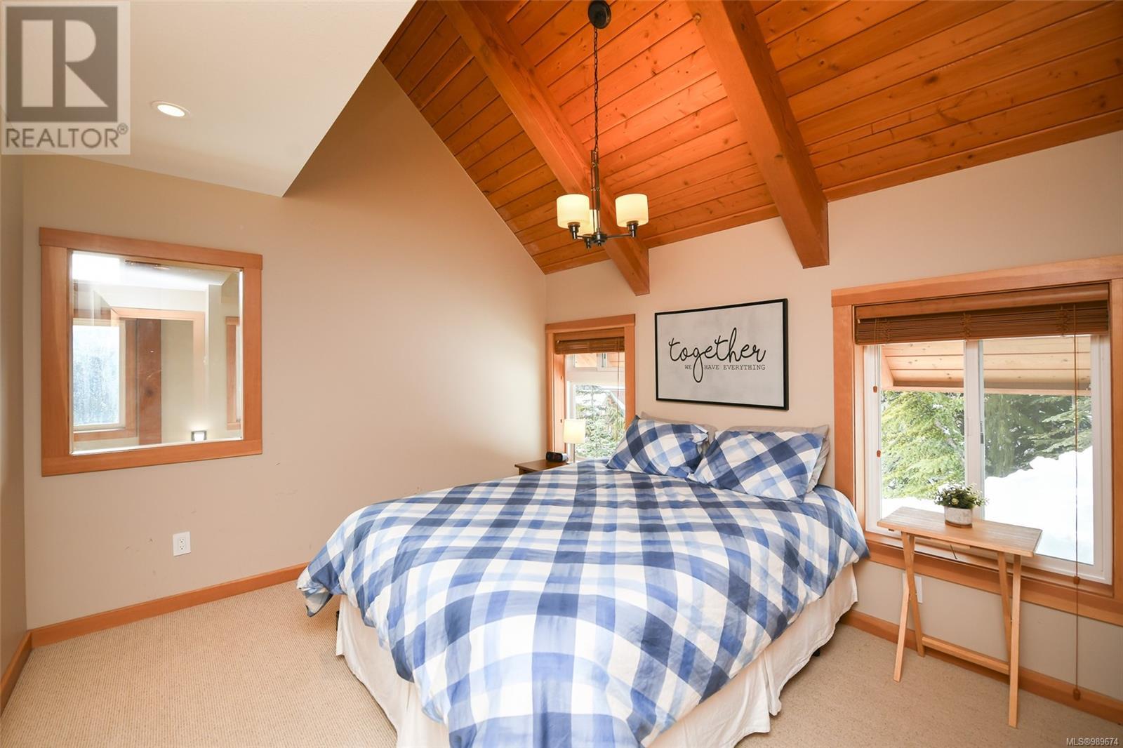 570 Arrowsmith Ridge, Courtenay real estate listing 989674