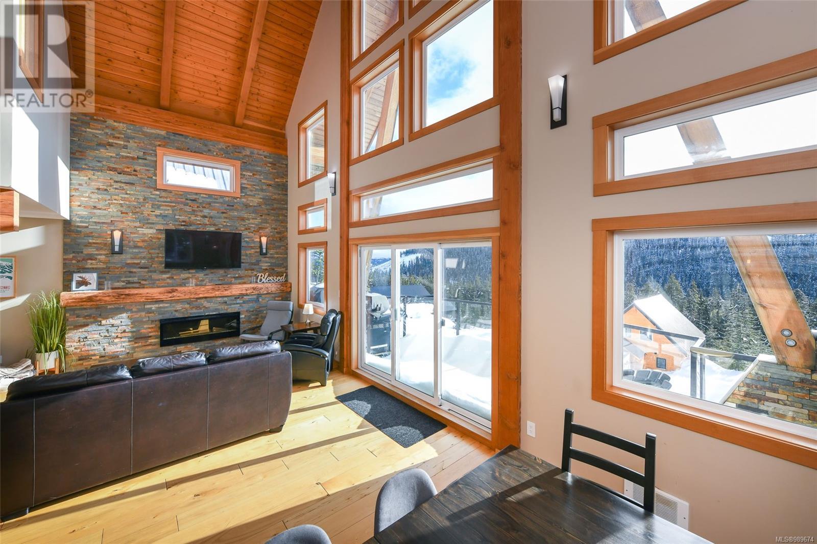 570 Arrowsmith Ridge, Courtenay real estate listing 989674