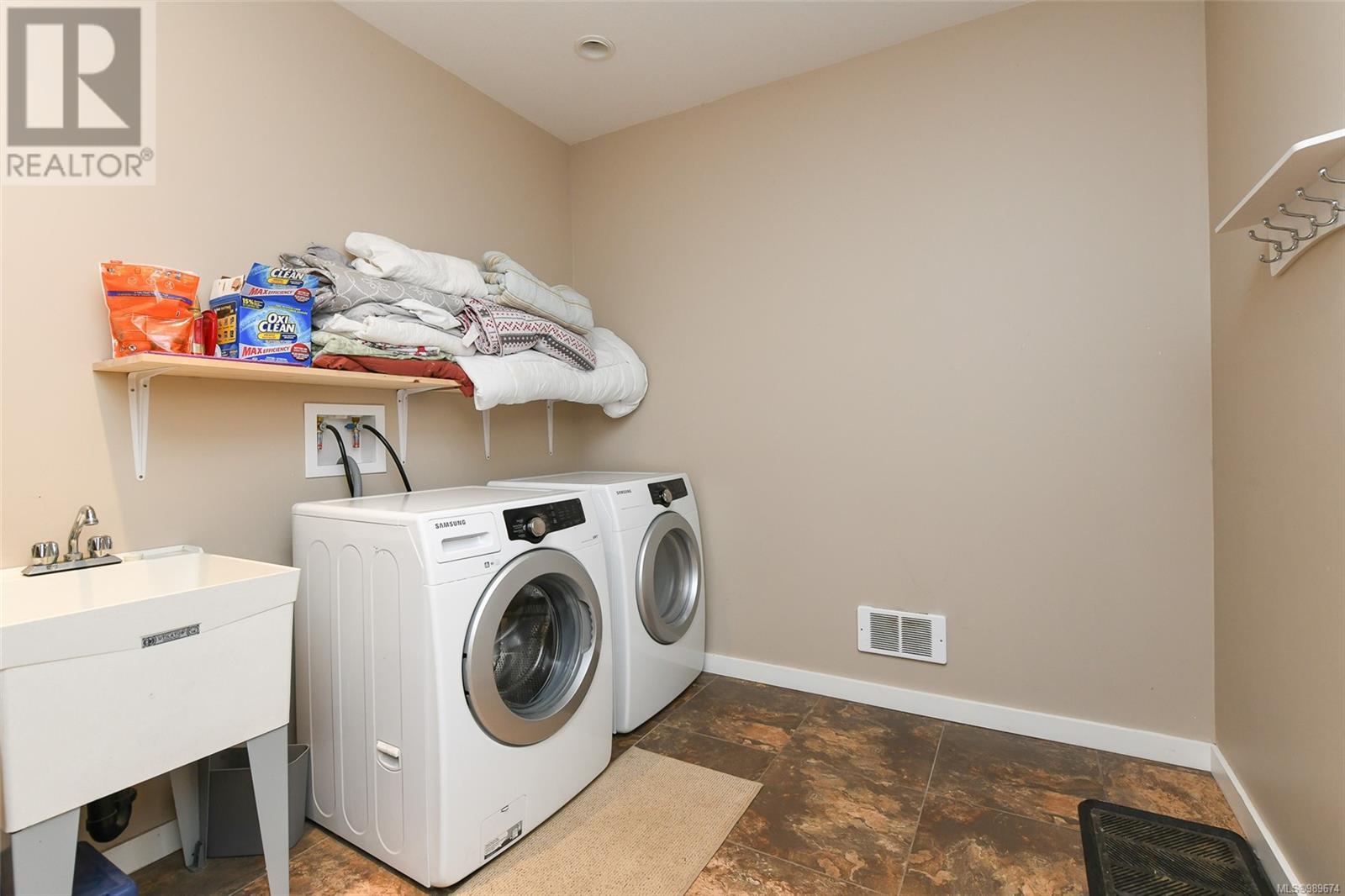 570 Arrowsmith Ridge, Courtenay real estate listing 989674