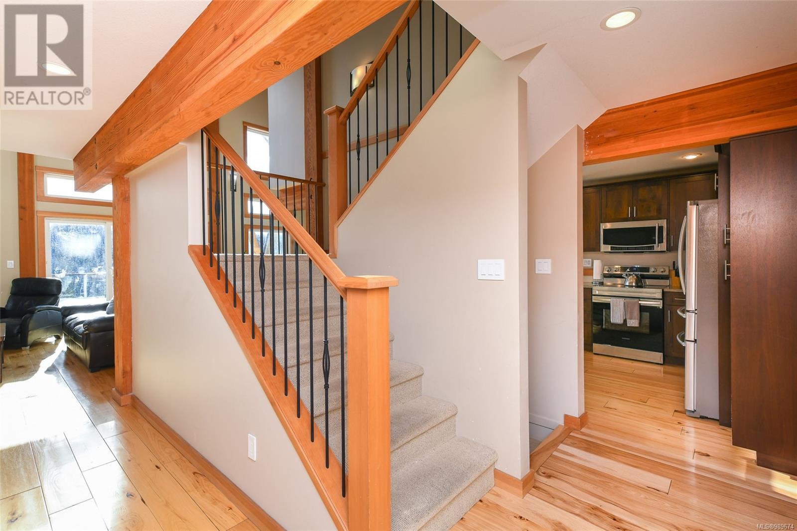 570 Arrowsmith Ridge, Courtenay real estate listing 989674