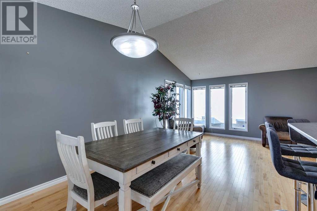 Single Family House 4 Level for Sale in  Scenic Cove Circle NW Scenic Acres Calgary 